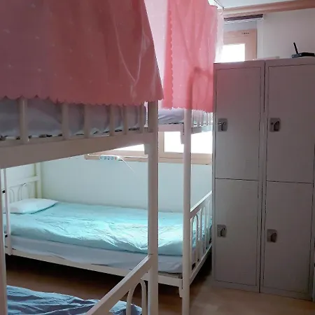 Friends Guest House Female Only